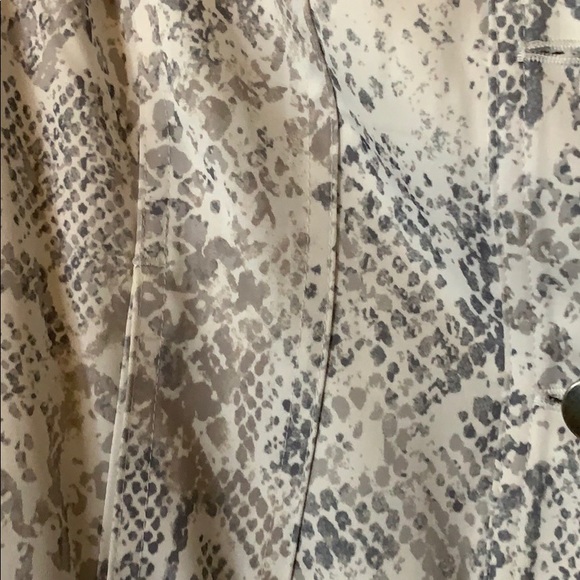 Chico’s python animal print. - Picture 3 of 4